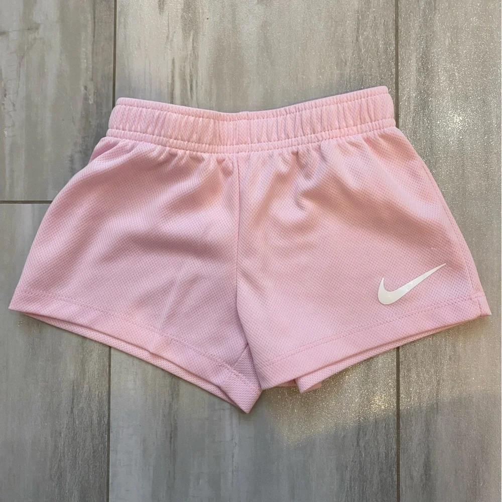 Nike Muscle T-Shirt with Matching Pink Athletic Shorts Set, girls XS 3-4 - Picture 7 of 10